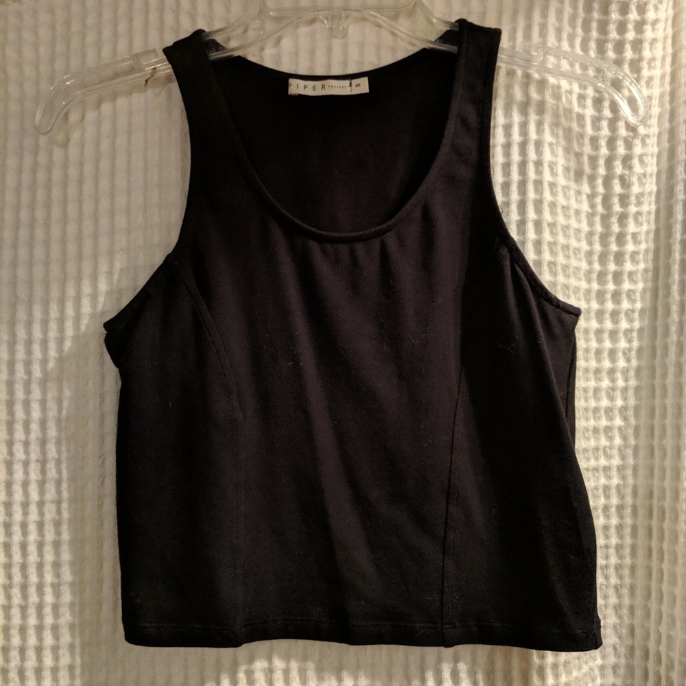 Black tank crop top